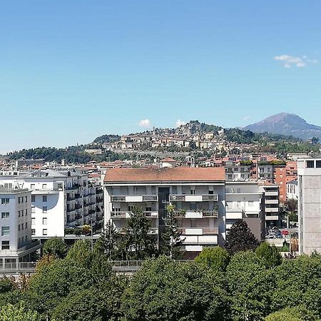 La Tua Mansarda A Bergamo Villa Luaran gambar