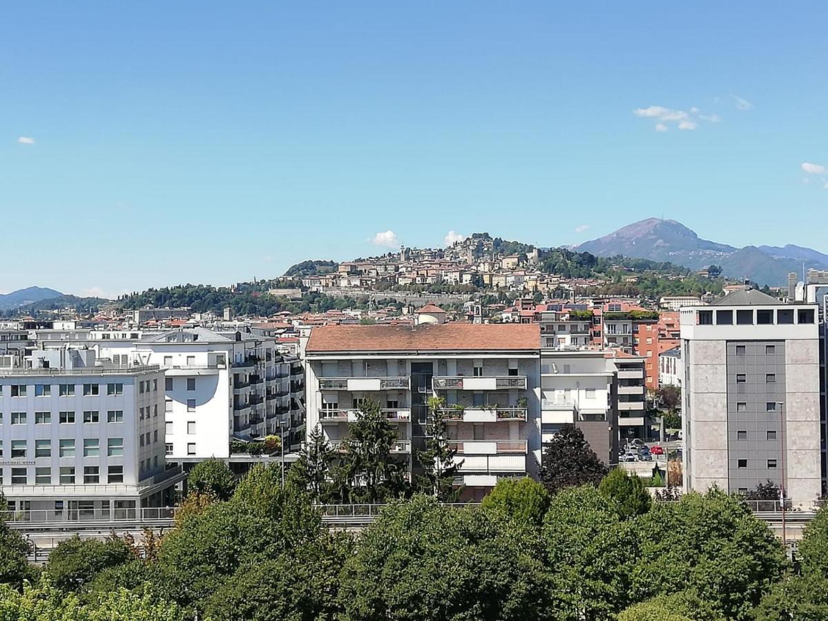 La Tua Mansarda A Bergamo Villa Luaran gambar