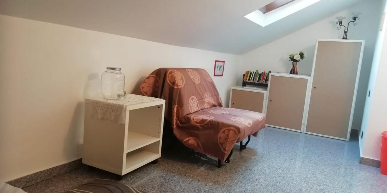La Tua Mansarda A Bergamo Villa Luaran gambar