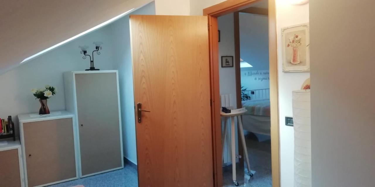 La Tua Mansarda A Bergamo Villa Luaran gambar